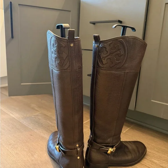 Tory Burch Chocolate Brown Tall Leather Riding Boots with Gold Hardware - Picture 5 of 8